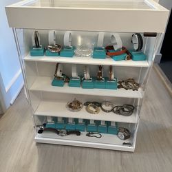 Rotating Jewelry Display Case
