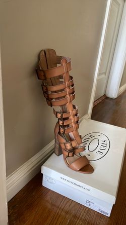 Steve Madden solina tan size 5.5