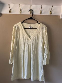 Light Yellow V-Neck Long Sleeve Top