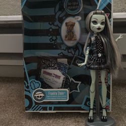 Monster High 2022 Frankie Stein