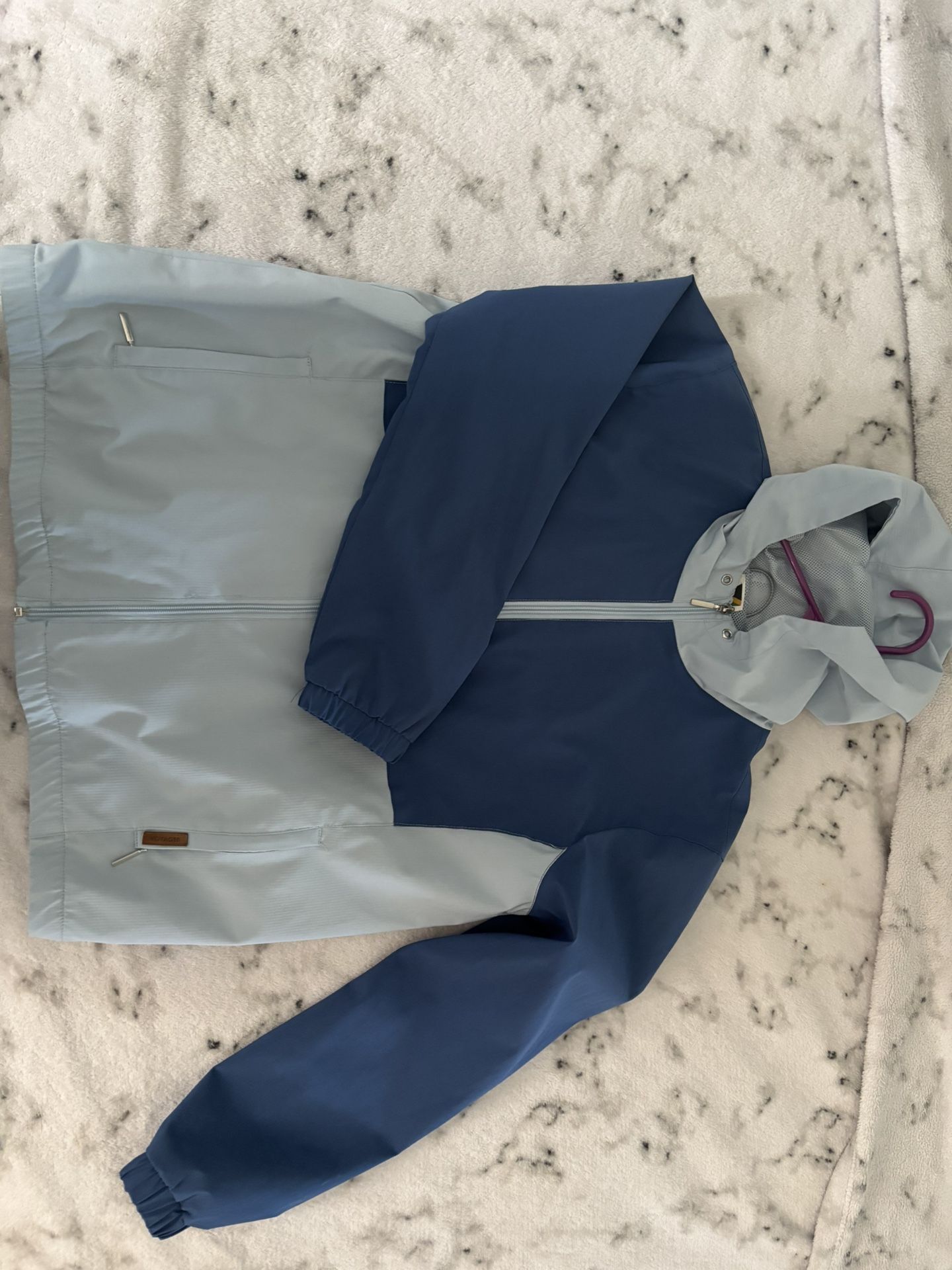 Women’s Windbreaker/ rain Jacket 