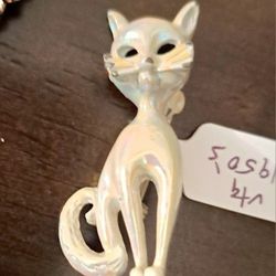Vintage Opalescent Cat Pin