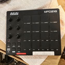 Akai MPD218 Midi Drum Pad Controller