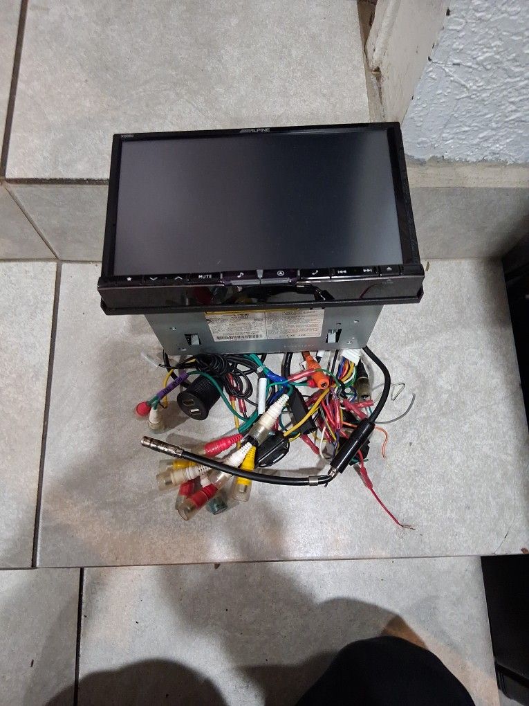 Alpine Dubble Din Car Tv