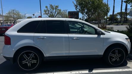 Ford Edge / Explorer Tires and Wheels Set