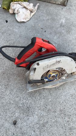 Electric Milwaukee circular Saw
