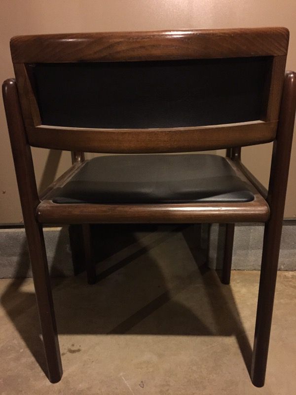 Set of 4 Mid century vintage chairs $15 each