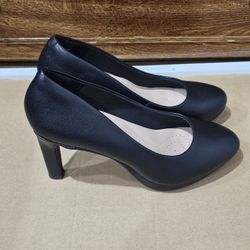 NWOT❗️Clarks Women's Ambyr Joy Pump Navy Leather Size 7