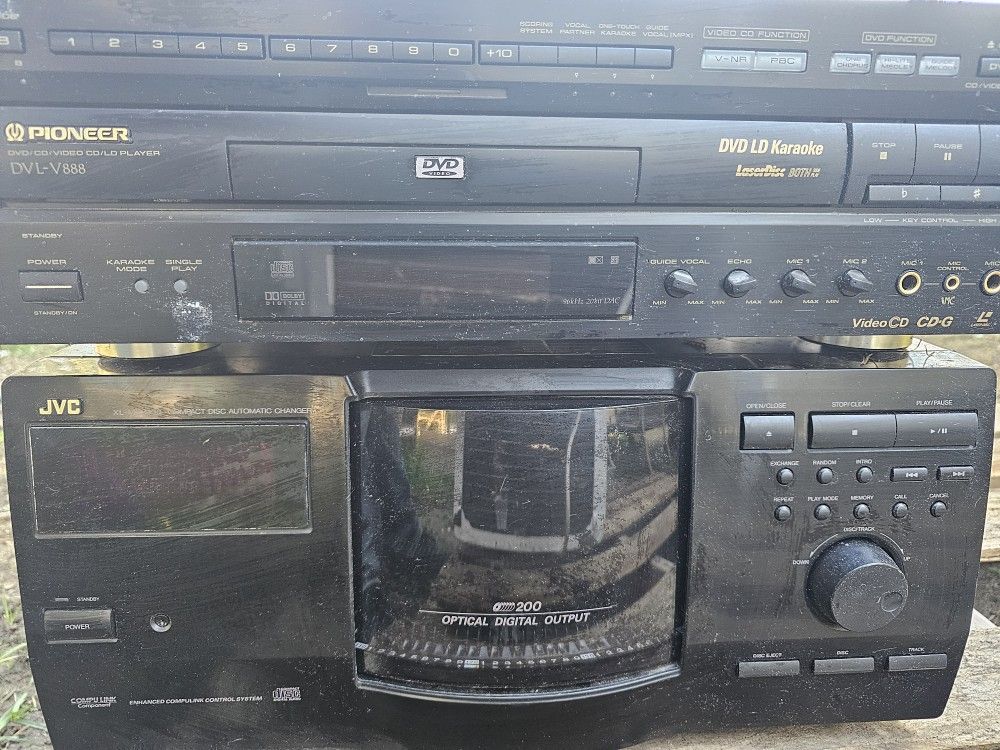 Pioneer And Jvc Disc Player