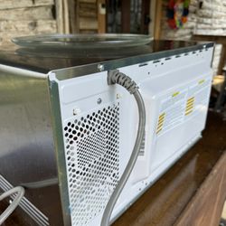 Microwave Used Like New