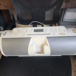 iLive IBCD3816DT Portable Boombox with iPod Dock, CD Player, AM/FM Radio, USB/AUX - Tested & Works