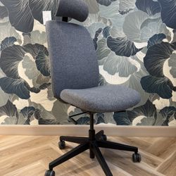 VALLFJÄLLET - Ergonomic Adjustable Office Chairs – Like New (3 Available)