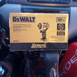 DEWALT  1/2 (13 MM) IMPACT WRENCH NEW TOOL ONLY