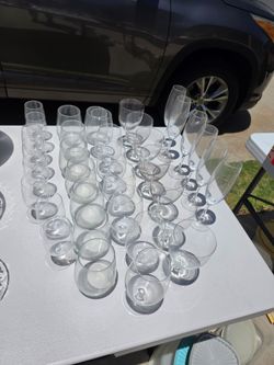 Assorted Wine & Champagne Glasses – Large Lot – $20