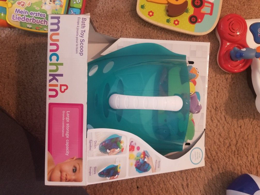 Bath Toy Scoop