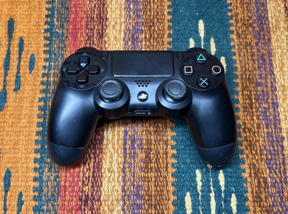 Original Sony PlayStation 4 DualShock Wireless Controller CUH-ZCT2U Black