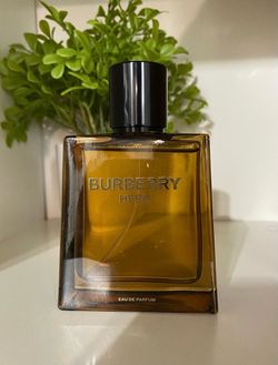 Burberry Hero Eau De Parfum 3.3oz