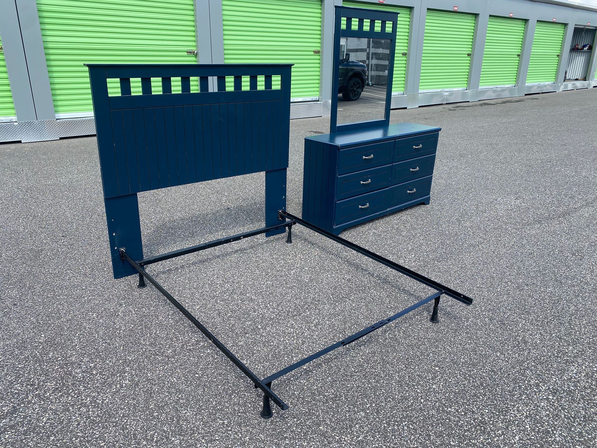 FREE DELIVERY - Complete Bedroom Set Full Size (Look My Profile For More Options)