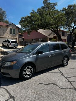 2011 Honda Odyssey LX/EX - Runs & Drives Great - Mechanic Special