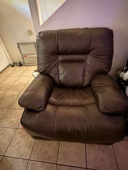 Recliner couch’s
