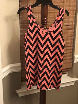 NO BOUNDARIES TOP SIZE MEDIUM EXCELLENT CONDITION