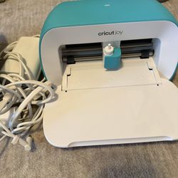 Cricut Joy With Case