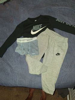 4t Nike brand outfit set