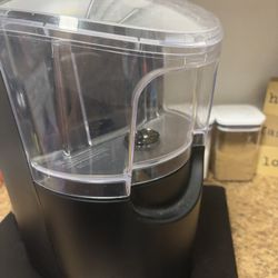 Keurig Coffe Maker And Pod Storage