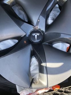 Tesla Aero caps