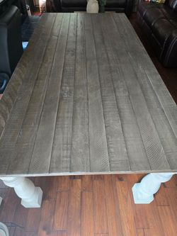 Dining room table