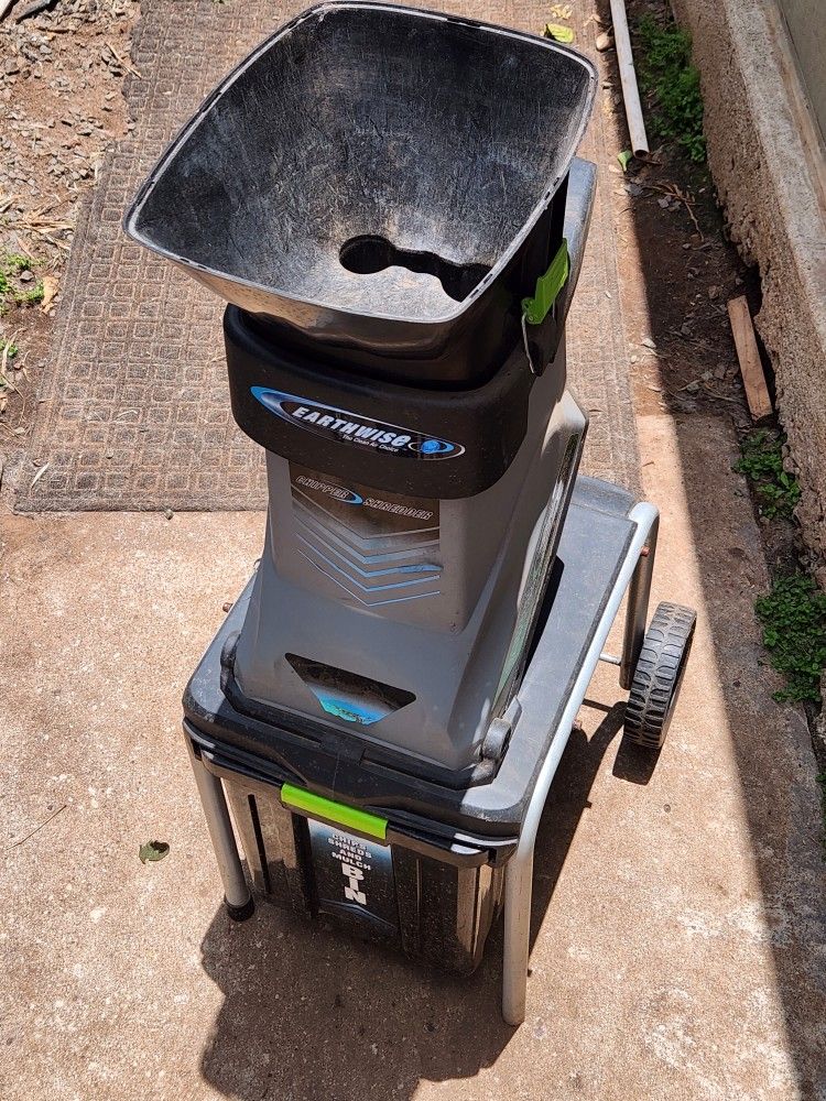 Earthwise
1.25 in. 15 Amp Electric Corded Chipper Shredder
