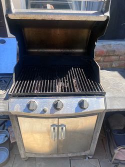 3-Burner Stainless Steel Propane Grill