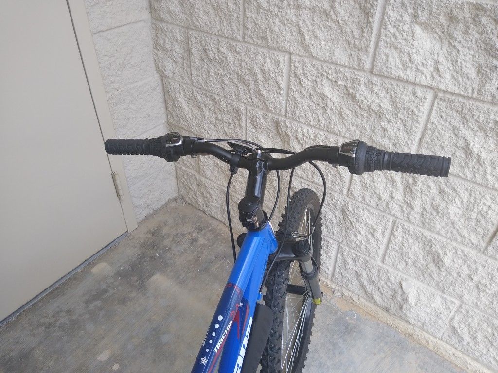 Novara Mtn Bike. 24 Inch.