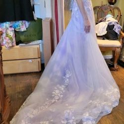 Lavender A Line Wedding Dress Lace Applique Sweep Train Backless Size Small