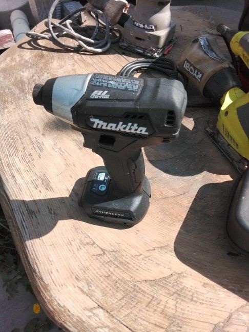 Makitta Drill