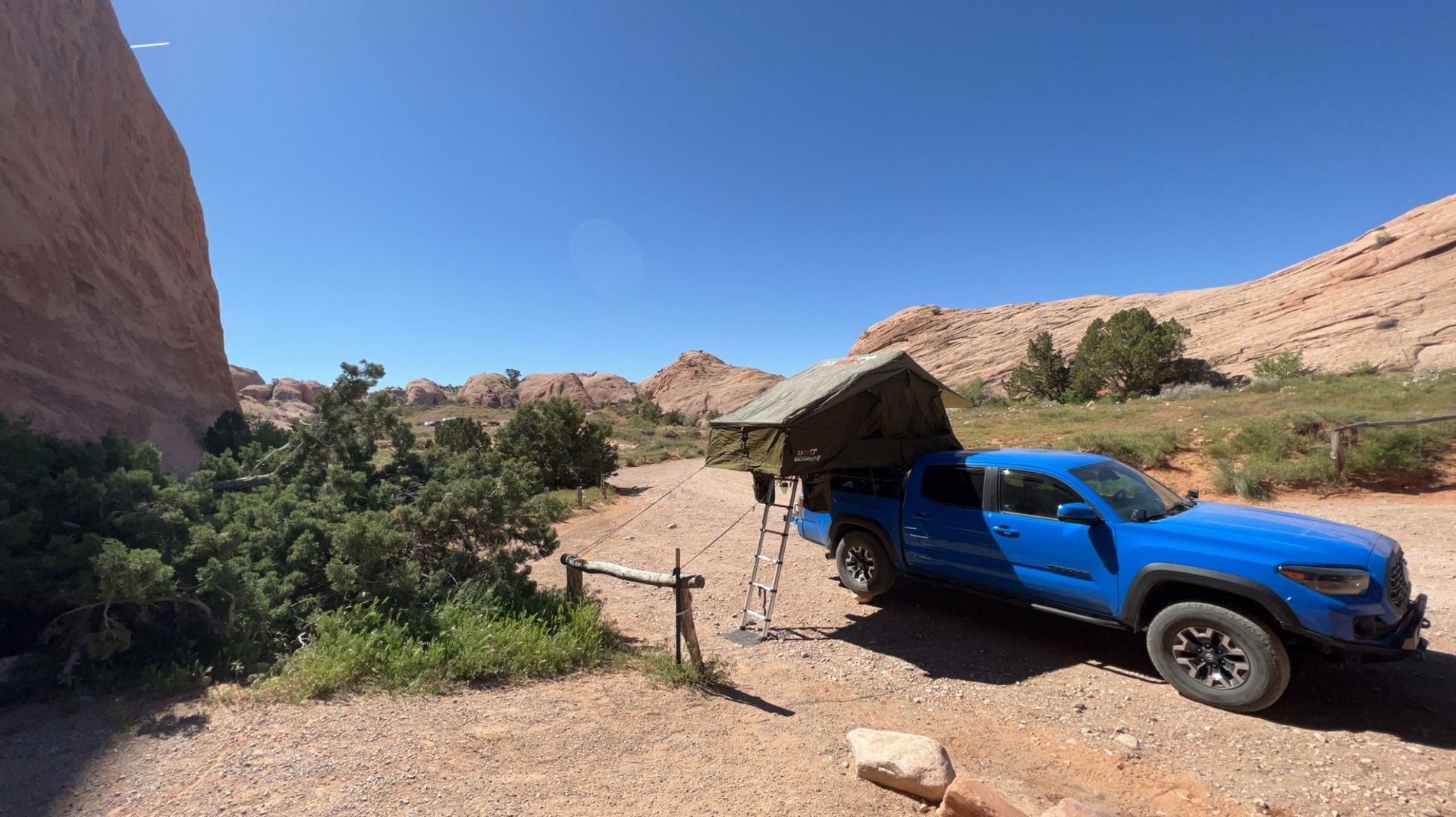 Rooftop Tent 23Zero Walkabout and Tacoma Rack