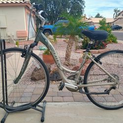 Trek 7100 Multitrack Bike