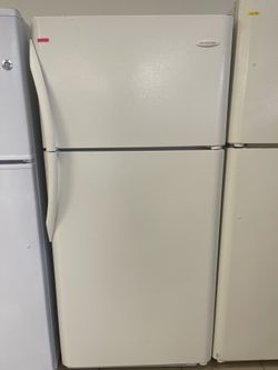 FRIGIDAIRE TOP BOTTOM FRIDGE BEIGE