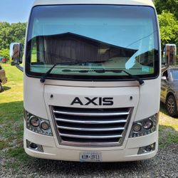 2017 Thor Motor Coach Axis 25.2