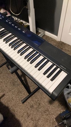 Portable digital piano