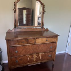 Antique 1930’s 4 drawer Cavalier dresser & mirror