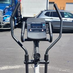 Proform Compact size elliptical  - 79$ magnetic resistance 