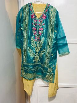 Indian outfit - Punjabi Kurtha shalwar - (L)