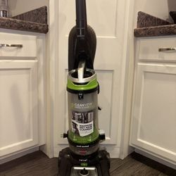 Bissell Clean View Swivel Rewind Pet Vacuum