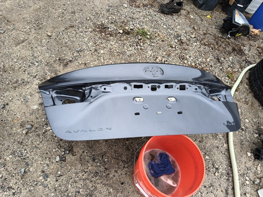Rear Trunk Lid For A 2016 To 2018 Toyota Avalon OEM Part