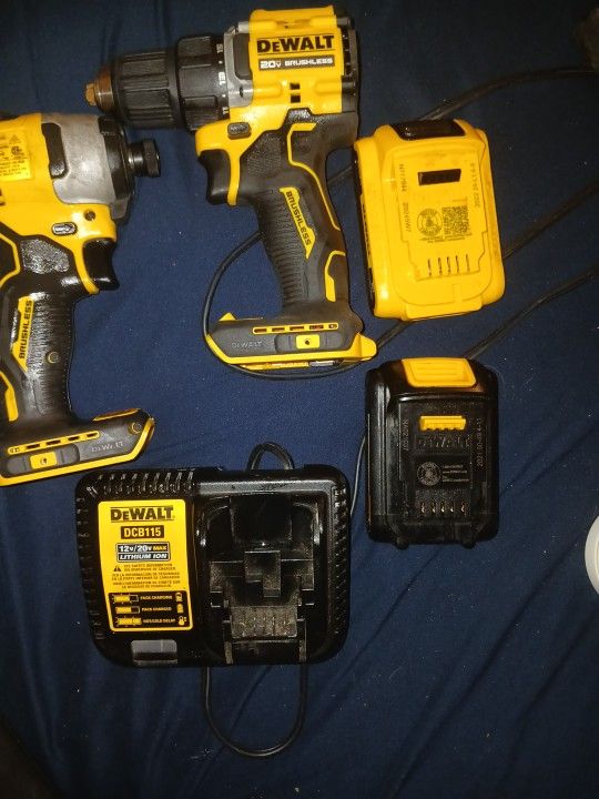 Dewalt Cordless Drill Set X2 Batteries &charger