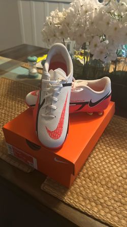Cleat shoes soccer