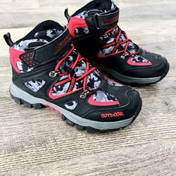 Boys Hiking Boots -  Size 6 Big Kid