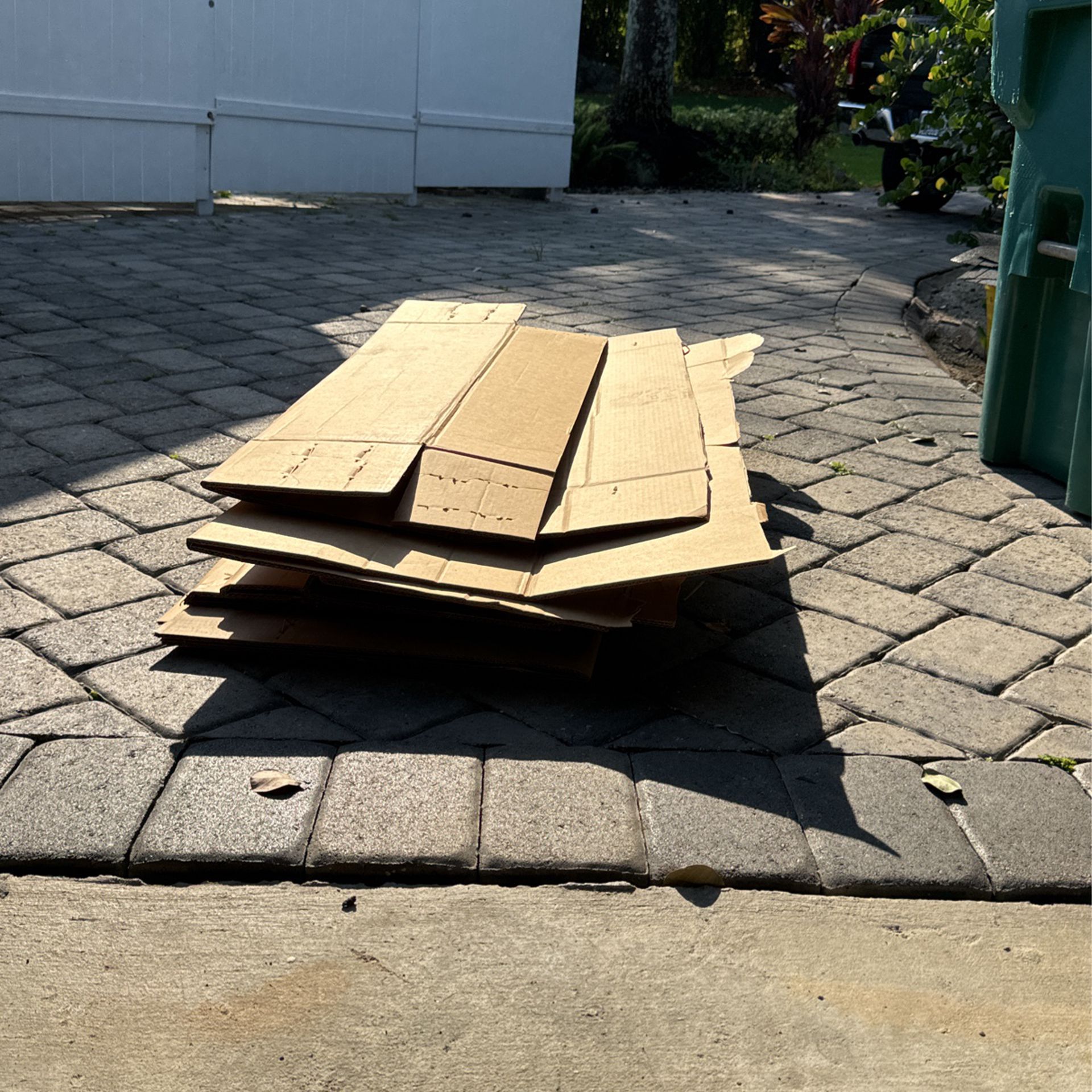 Cardboard - Sturdy large