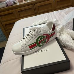 Lightly Used Mens Gucci Shoes 